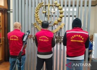 Kejari Bandung Tetapkan dan Tahan Tiga Tersangka Korupsi Terkait MUJ