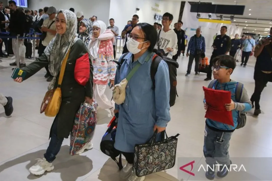 Kemlu pastikan 50 lebih WNI yang dievakuasi dari Timteng tiba hari ini
