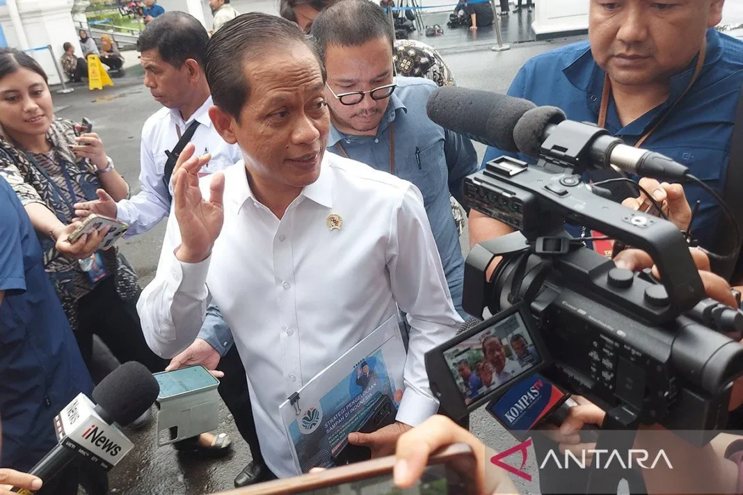 Menteri LH dalami potensi pidana setelah empat IUP di Raja Ampat dicabut