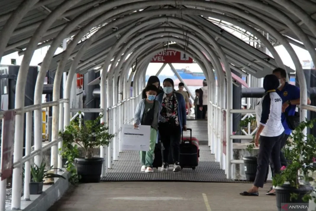 Pemkot Jaktim temukan dua warga positif COVID-19 pada Mei 2025