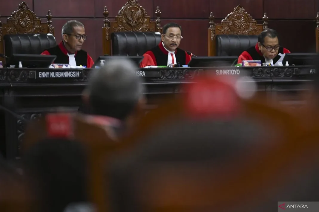Tidak berkedudukan hukum, MK tak menerima 5 perkara uji formal UU TNI