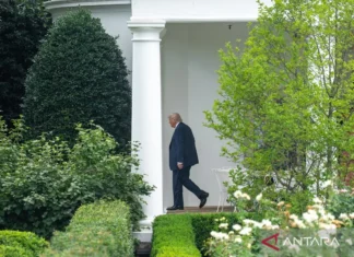 Gedung Putih Redam Isu Kesehatan Trump usai Kaki Bengkak Terlihat