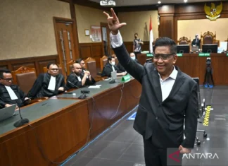Hasto: “Saya Korban Komunikasi Anak Buah dalam Kasus Suap”