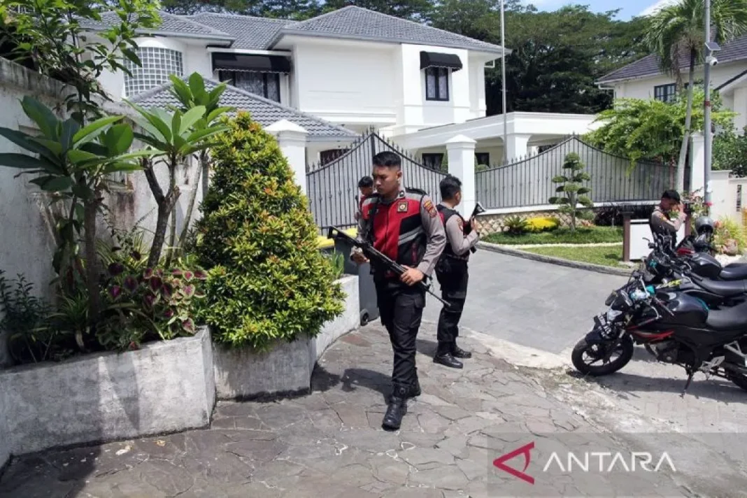 KPK sita Rp2,8 miliar dan 2 senpi dari rumah Kadis PUPR Sumut nonaktif