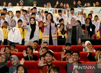 Kahiyang Ajak 500 Anak Marginal Nobar Film Jumbo Meriahkan Hari Anak