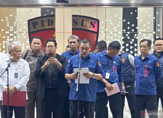 Kejagung Buru Tersangka Riza Chalid yang Diduga Berada di Singapura