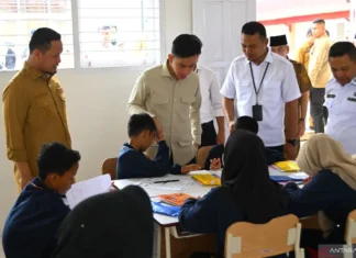 Kunjungi SR di Riau, Gibran Tampung Masukan Orang Tua untuk Evaluasi
