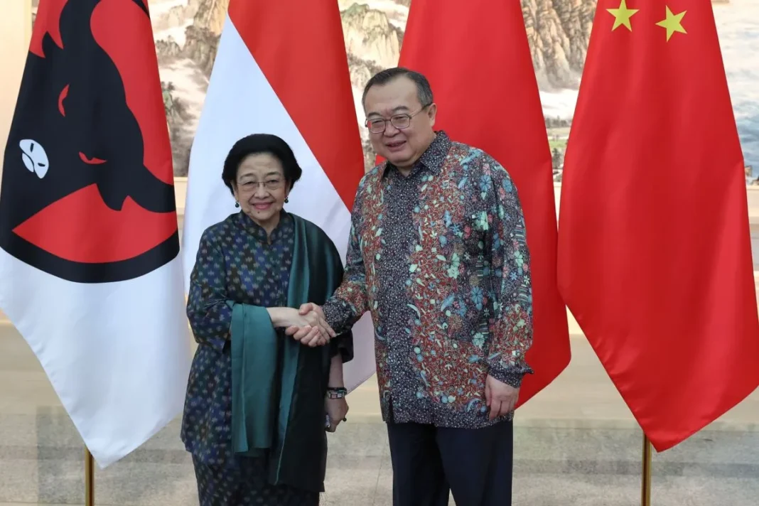 Megawati Soekarnoputri puji Menteri Liu yang gunakan batik