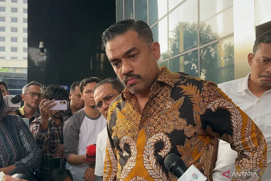 Menteri UMKM jelaskan istrinya ke Eropa untuk temani anak lomba