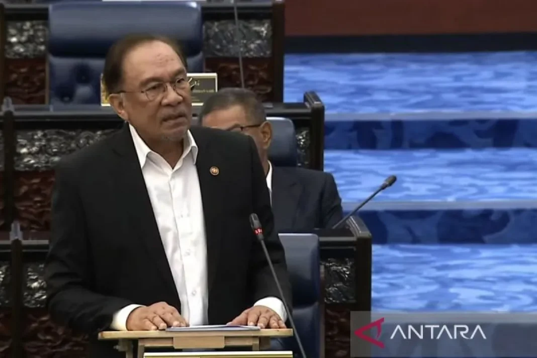 PM Anwar umumkan pembagian uang, BBM murah untuk rakyat Malaysia