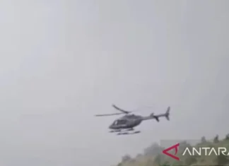 Pendaki Swiss Terjatuh di Rinjani Dievakuasi Gunakan Helikopter