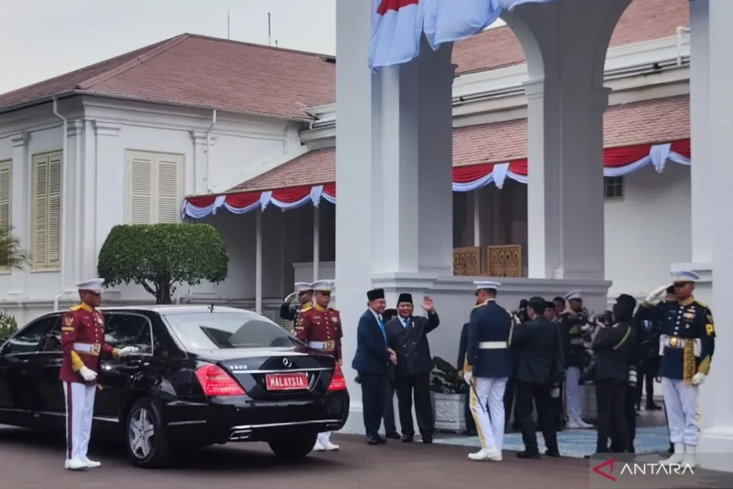 Presiden Prabowo terima PM Anwar di Istana untuk Konsultasi Tahunan