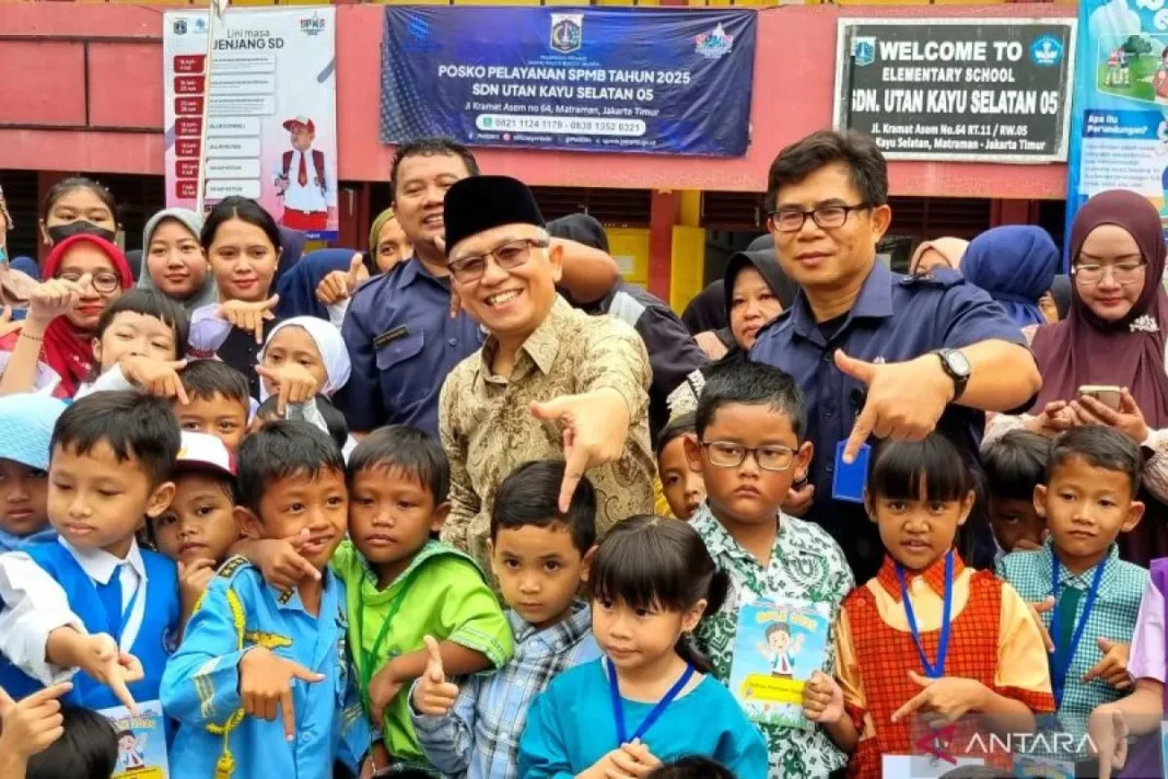 Soal TNI ikut MPLS di Jabar, Wamendikdasmen Jawab, Harap ikuti pedoman
