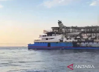 TNI AL Pastikan Suruh Penumpang KM Barcelona telah Dievakuasi