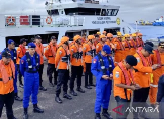 Tim SAR Perluas Penyisiran Pencarian Korban Kapal Tunu di Selat Bali