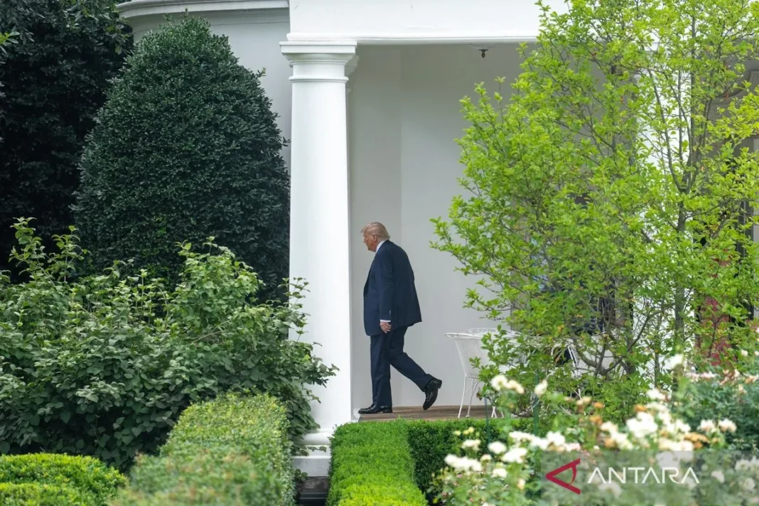 Trump bilang RI akan beli energi AS senilai 15 miliar dolar, 50 jet Boeing