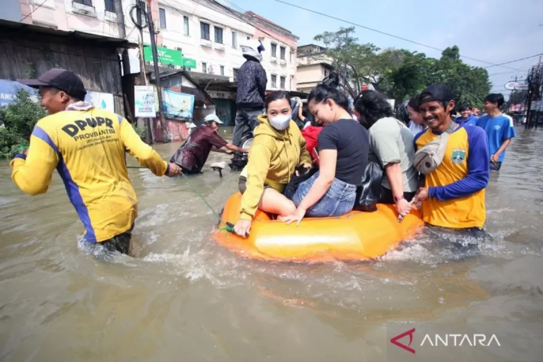 Waspada potensi cuaca ekstrem pada mayoritas kota besar RI