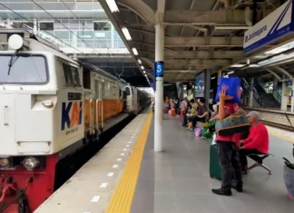Ada Demo di DPR, 19 KA Berhenti di Stasiun Jatinegara