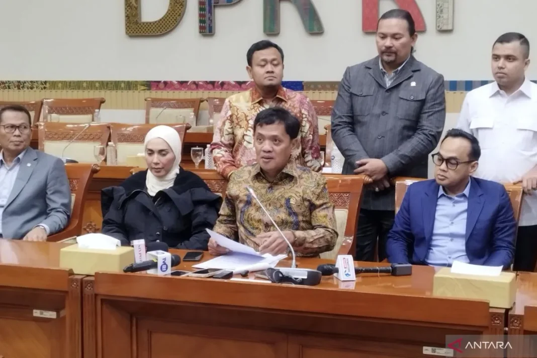 DPR tegaskan Inosentius bukan calon Hakim MK titipan, tetapi diusulkan