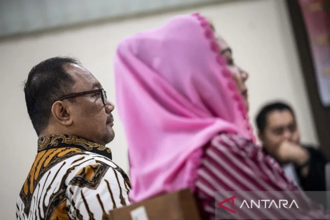 Hak politik Mbak Ita dan suaminya urung dicabut karena alasan usia