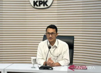 KPK Geledah Tiga Kantor Asosiasi dan Satu Rumah Pihak Agensi Haji