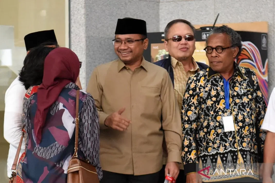 Kasus kuota haji, KPK geledah rumah pihak terkait di Depok-Jabar
