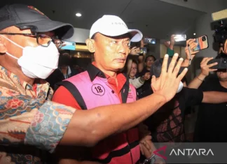 Mantan Ketua PN Jaksel Jalani Sidang Perdana Kasus Suap Putusan CPO