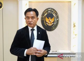 Menko Yusril Tegaskan Amnesti dan Abolisi Diberikan Presiden Sesuai UU