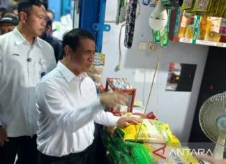 Mentan Jawab Keluhan Pedagang soal Omzet Terdampak Operasi Pasar Beras