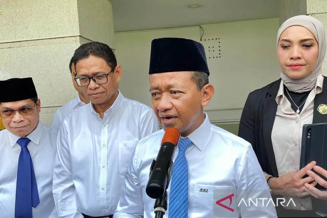 Menteri Bahlil persilakan Shell dan BP beli BBM di Pertamina