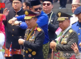 Panglima, Kapolri dan Menteri Bergoyang di Istana Diiringi Lagu “Tabola Bale”