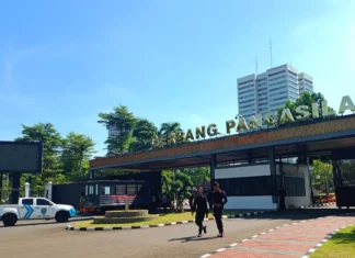 Polisi Siaga di Pintu Belakang DPR Antisipasi Potensi Kericuhan