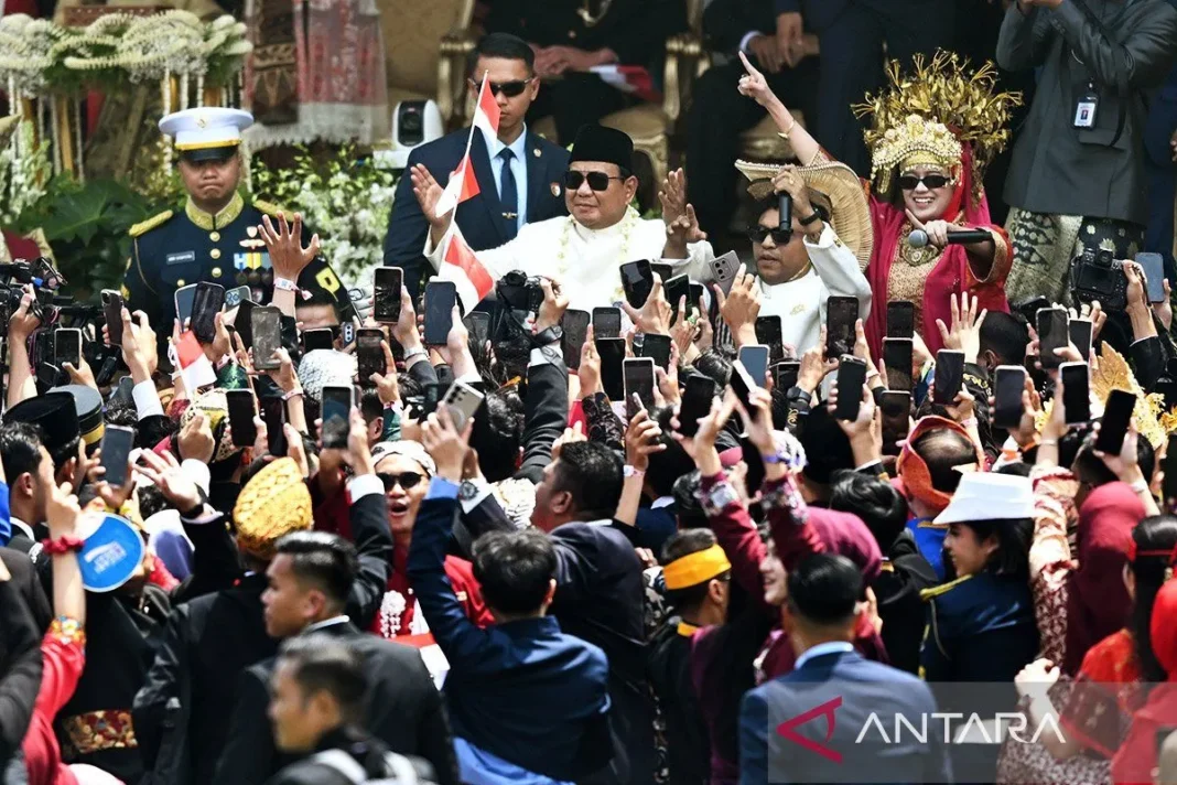 Prabowo berjoget ikuti alunan lagu Tabola Bale di Istana Merdeka