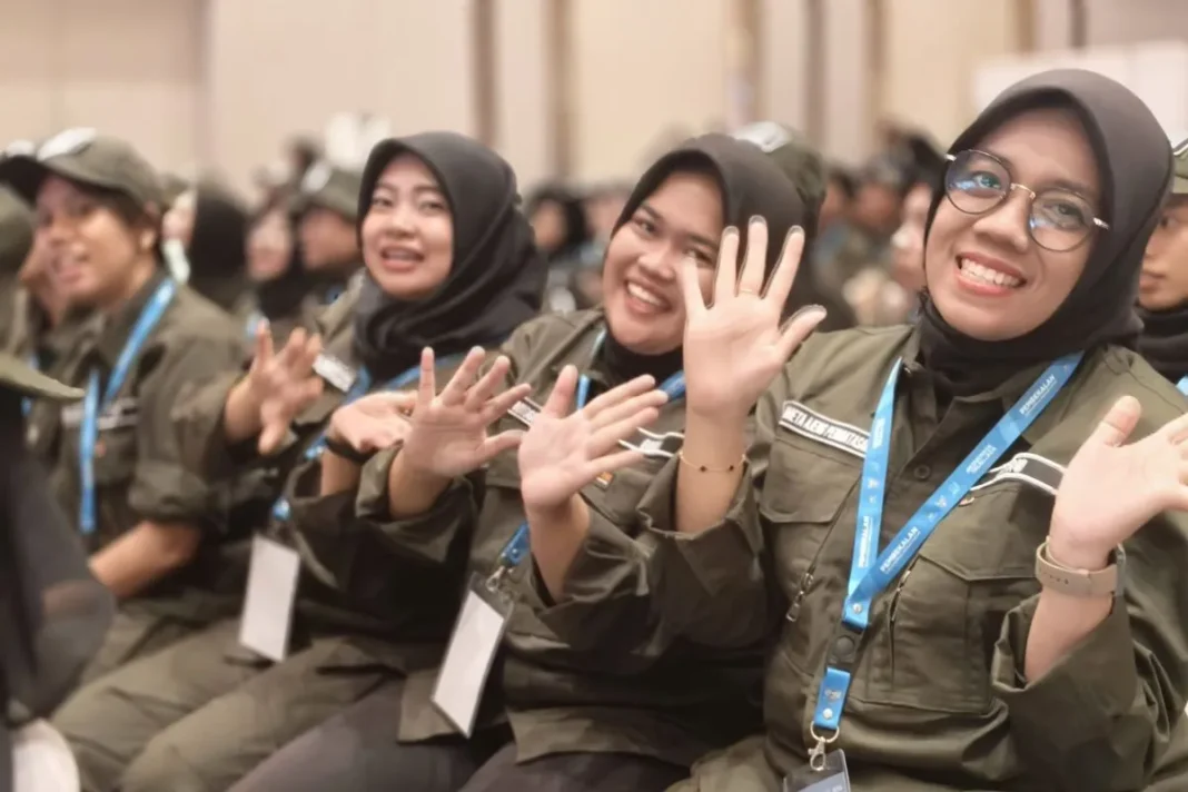 Prabowo tegaskan Lulusan Sekolah Rakyat harus angkat derajat keluarga miskin