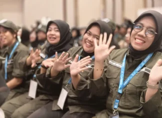Prabowo: Lulusan Sekolah Rakyat harus Angkat Derajat Keluarga Miskin