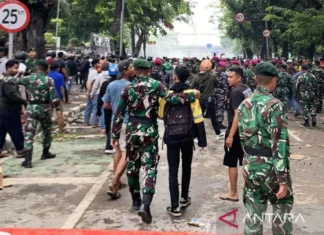 Ratusan Demonstran Mundur dari Mako Brimob setelah Berdialog