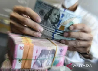 Rupiah Melemah Seiring S&P Tahan Peringkat Kredit AS