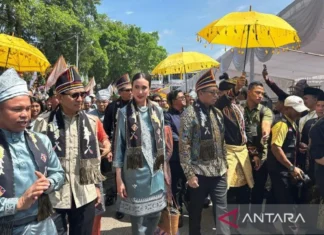 Wapres, Menpar hingga Kepala PCO hadiri Festival Pacu Jalur 2025