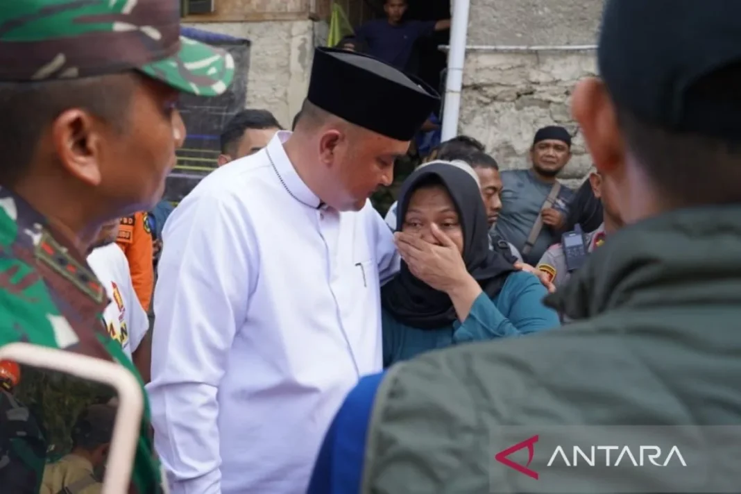 Bupati Bogor tegaskan Pemkab tanggung biaya berobat korban majelis ambruk