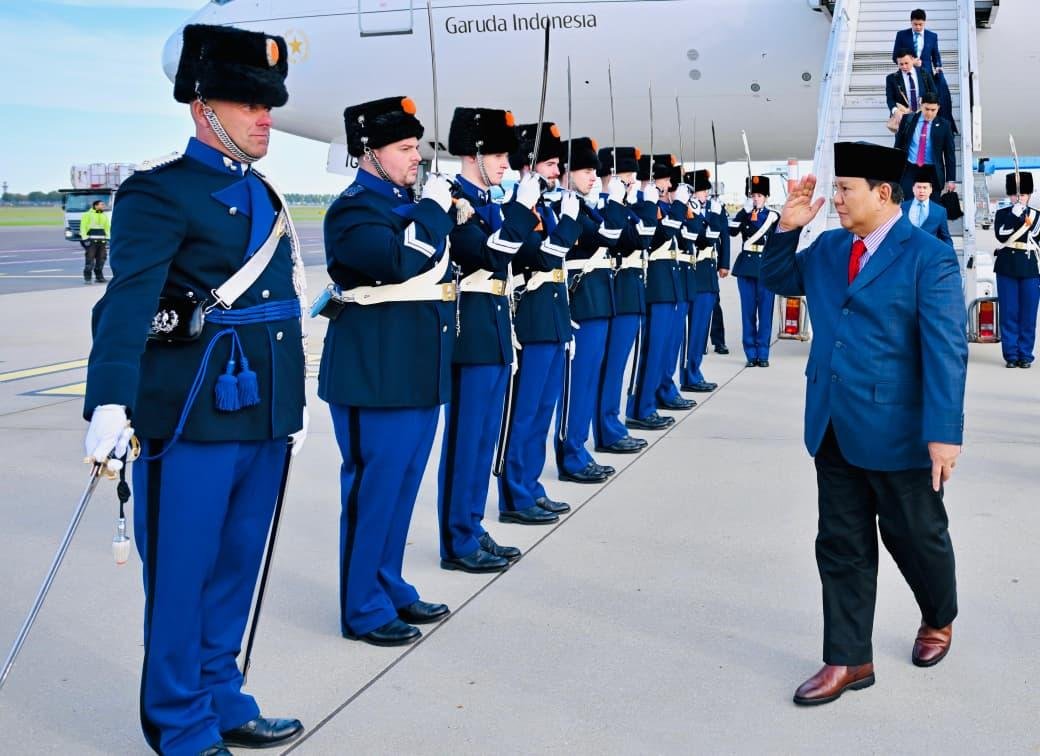 Disambut Hangat di Amsterdam, Presiden Prabowo Awali Misi Perkuat Diplomasi Indonesia-Belanda