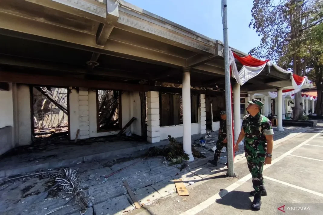 Pangdam VBrawijaya prihatin Gedung Negara Grahadi terbakar