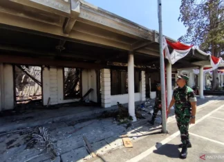 Pangdam V/Brawijaya Prihatin Gedung Negara Grahadi Terbakar