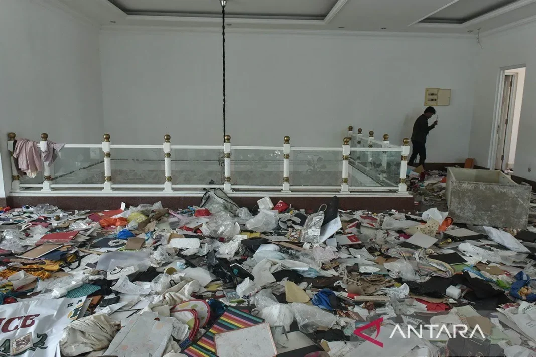 Polisi sudah tangkap belasan pelaku aksi penjarahan rumah Uya Kuya