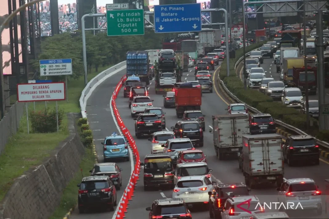 Pramono perpanjang uji coba gerbang Tol Fatmawati 2 sampai Oktober