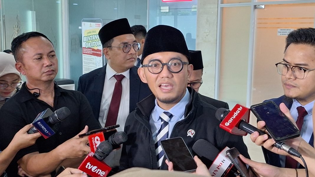 Wamen Haji Setuju Usulan DPR, Pramugari Penerbangan Haji Diminta Berbusana Syar’i