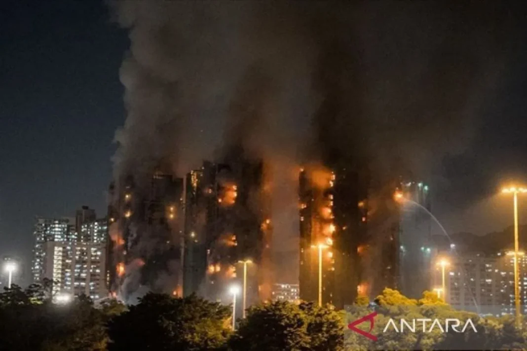 Korban tewas akibat kebakaran di Hong Kong jadi 128 orang