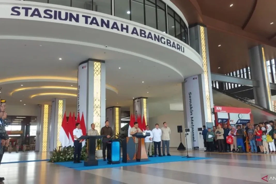 Presiden Prabowo resmikan wajah baru Stasiun Tanah Abang