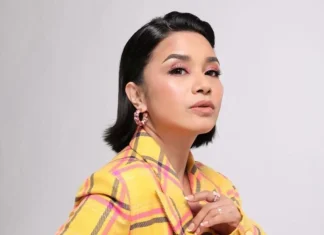 Ruth Sahanaya Kembali lewat Rilis Lagu “Sebaris Lirik Cinta”