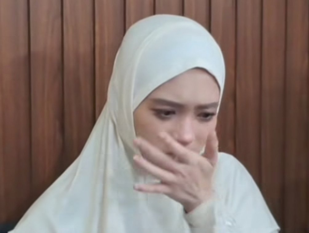 Tangis Inara Rusli Usai Heboh Video Syur dengan Insanul Fahmi, Awalnya Berniat Nikah Resmi Tahun Depan