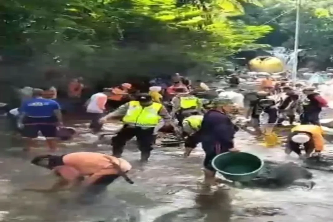 BNPB dampingi penanganan banjir bandang di kawasan wisata Guci Tegal
